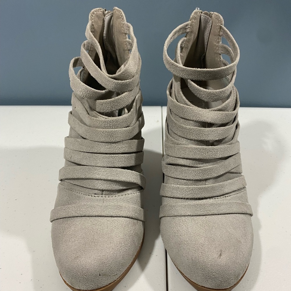 - booties boots JGoods grey size 8 back zip. Super cute fashion booties